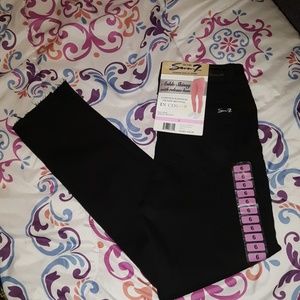 NEW Seven7 Skinny Jeans